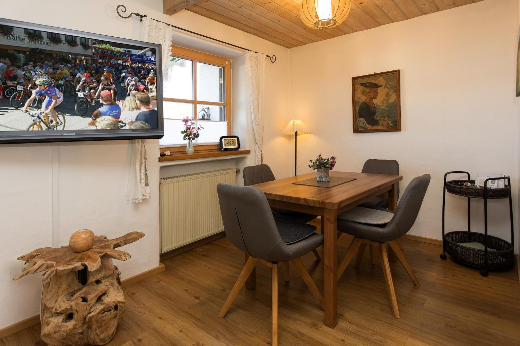 Ferienwohnung Mitteldorf Оберамергау Екстериор снимка