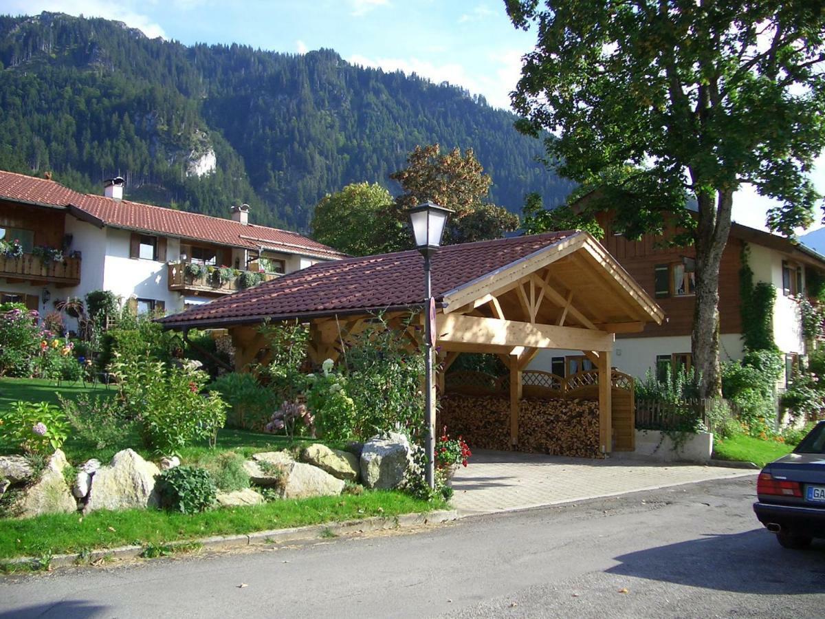 Ferienwohnung Mitteldorf Оберамергау Екстериор снимка